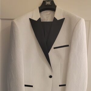 Elegant White Blazer with Black Accents